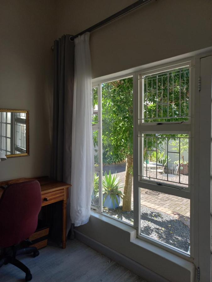 Dreamers Guesthouse - No Loadshedding Кинг-Уильямс-Таун Экстерьер фото
