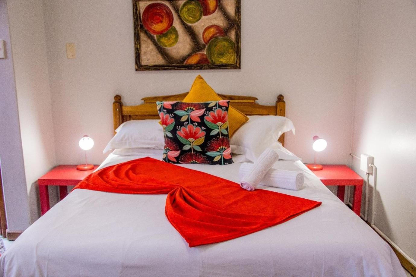 Dreamers Guesthouse - No Loadshedding Кинг-Уильямс-Таун Экстерьер фото